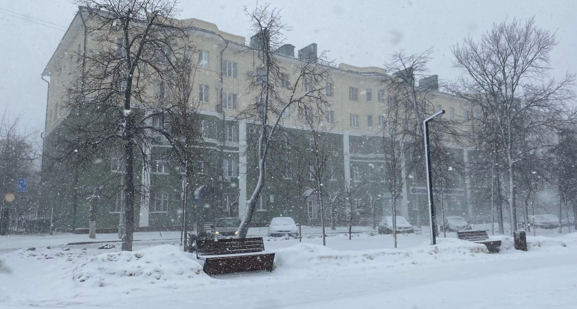 В Саранске коммунальные службы продолжают устранять последствия снегопада и ледяного дождя