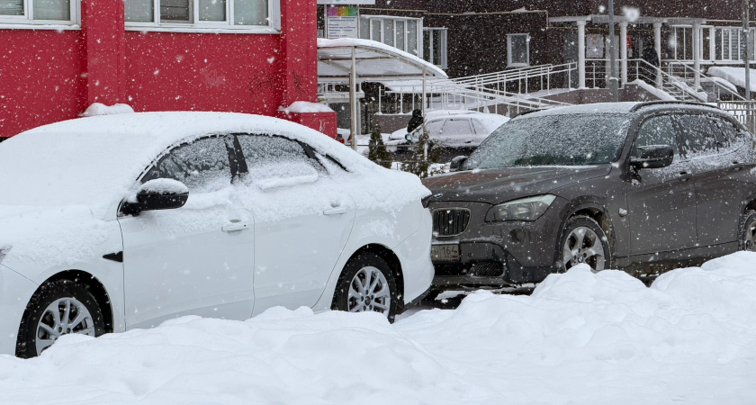 В Саранске городские коммунальные службы устраняли снежные завалы всю ночь