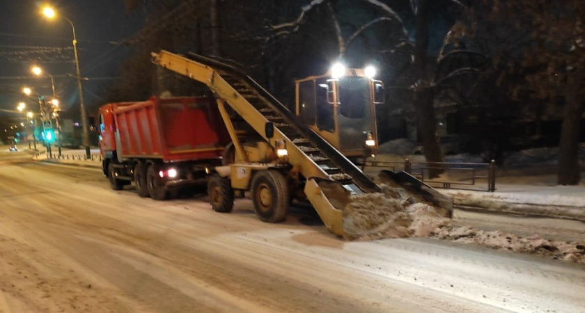 Саранским коммунальщикам дали несколько дней на уборку основных дорог от снега