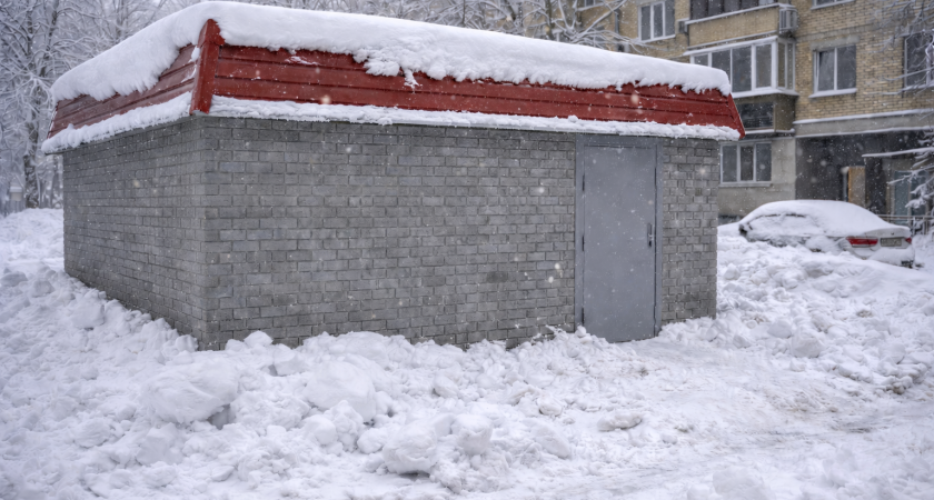 В Саранске вместо парковки появился «сарай»: жильцы требуют объяснений