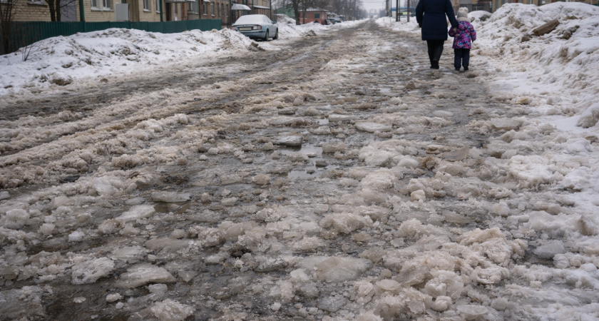 Жители Рузаевки пожаловались на ледяные колдобины на улице Ухтомского