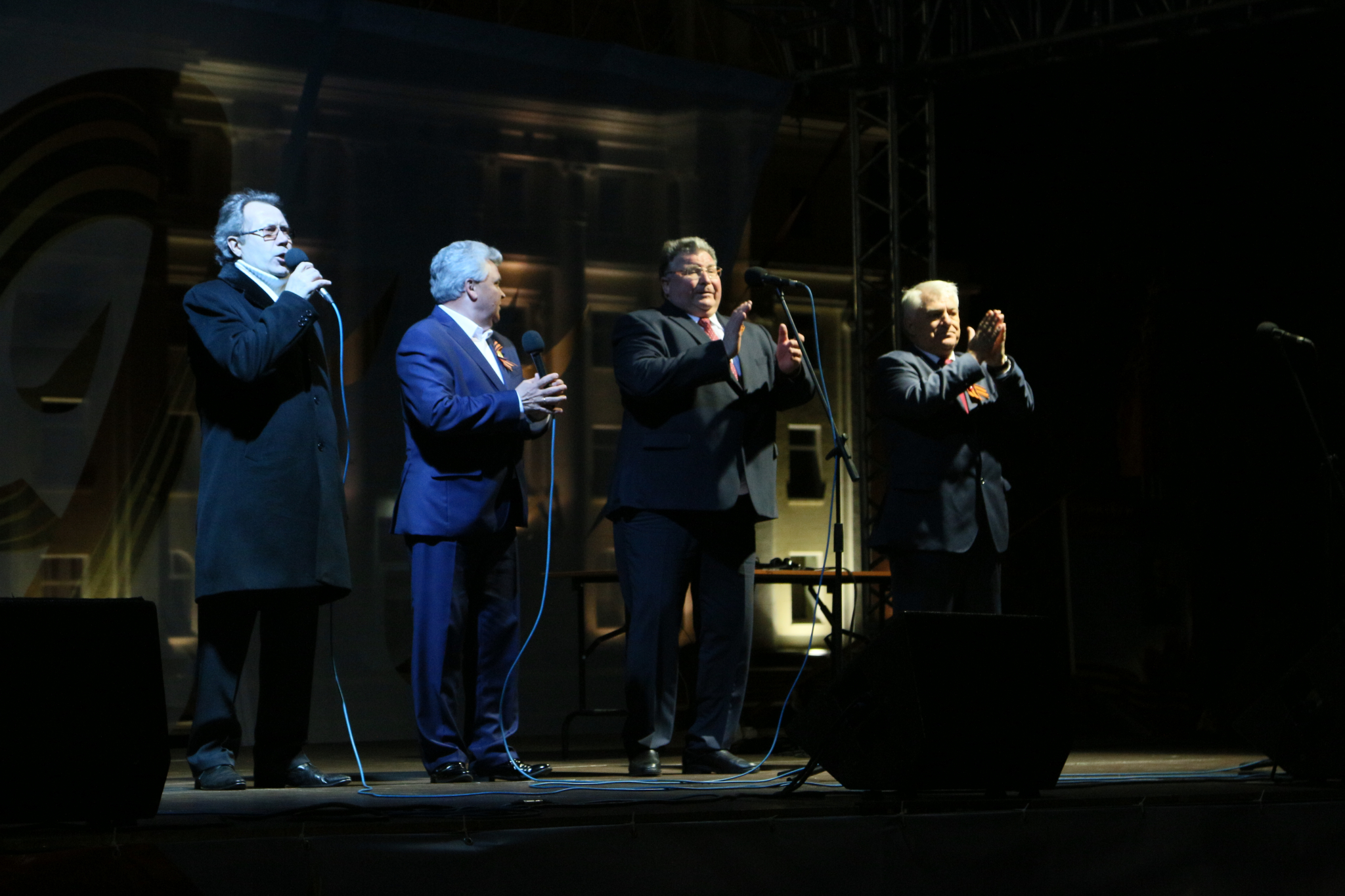 Врио Главы Мордовии вместе с горожанами спел песню «День Победы»