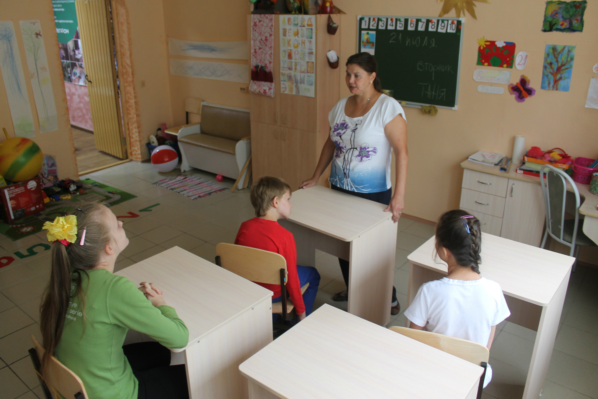 В Иркутской области воспитательница заклеила ребенку рот