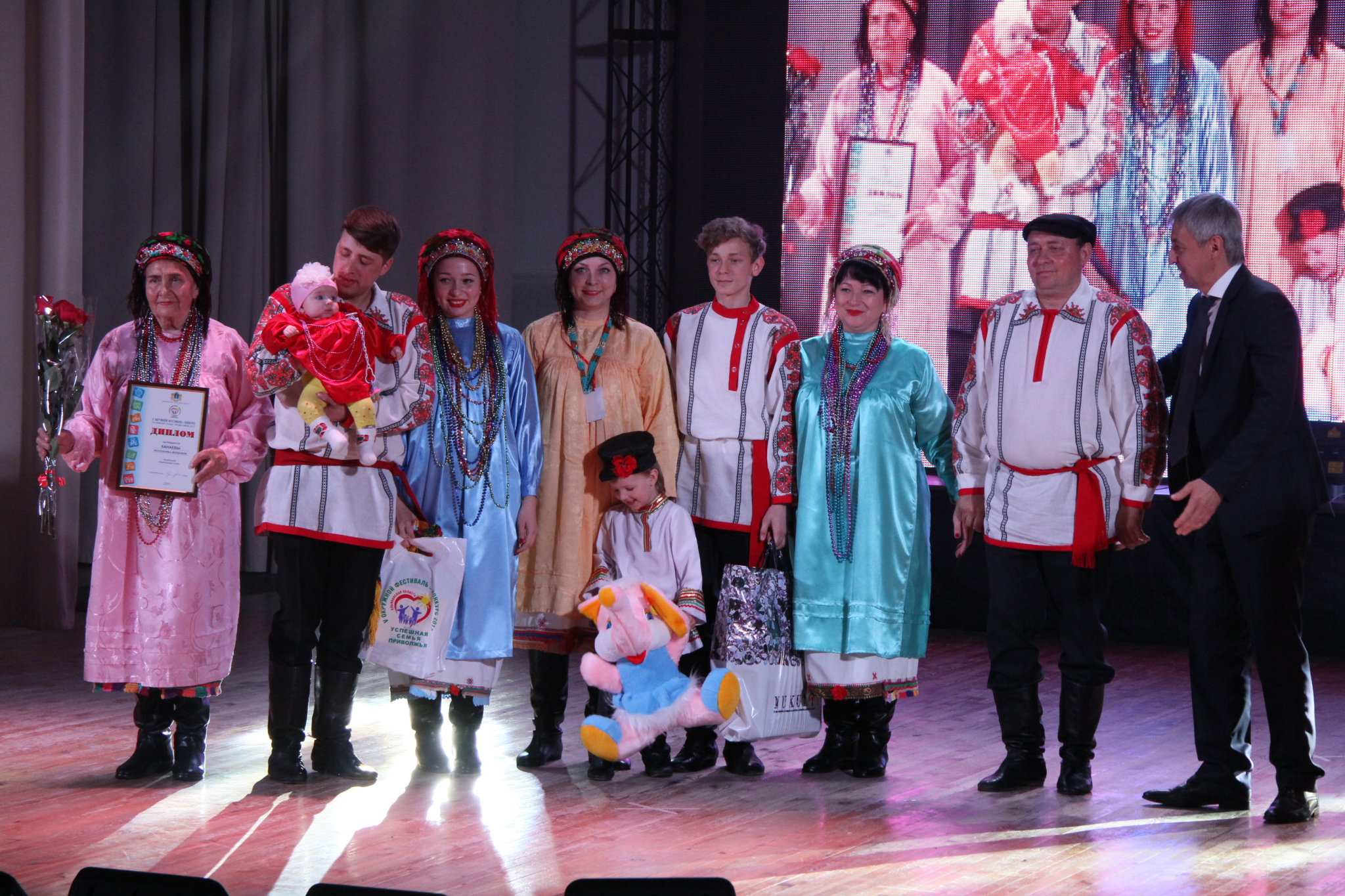 Семья из Мордовии стала лучшей в номинации «Родительская слава» на фестивале в Ульяновске