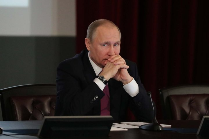Владимир Путин начал отвечать на вопросы россиян в прямом эфире: онлайн-трансляция