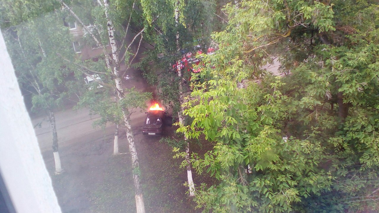 В Саранске из-за неисправной проводки вспыхнул автомобиль