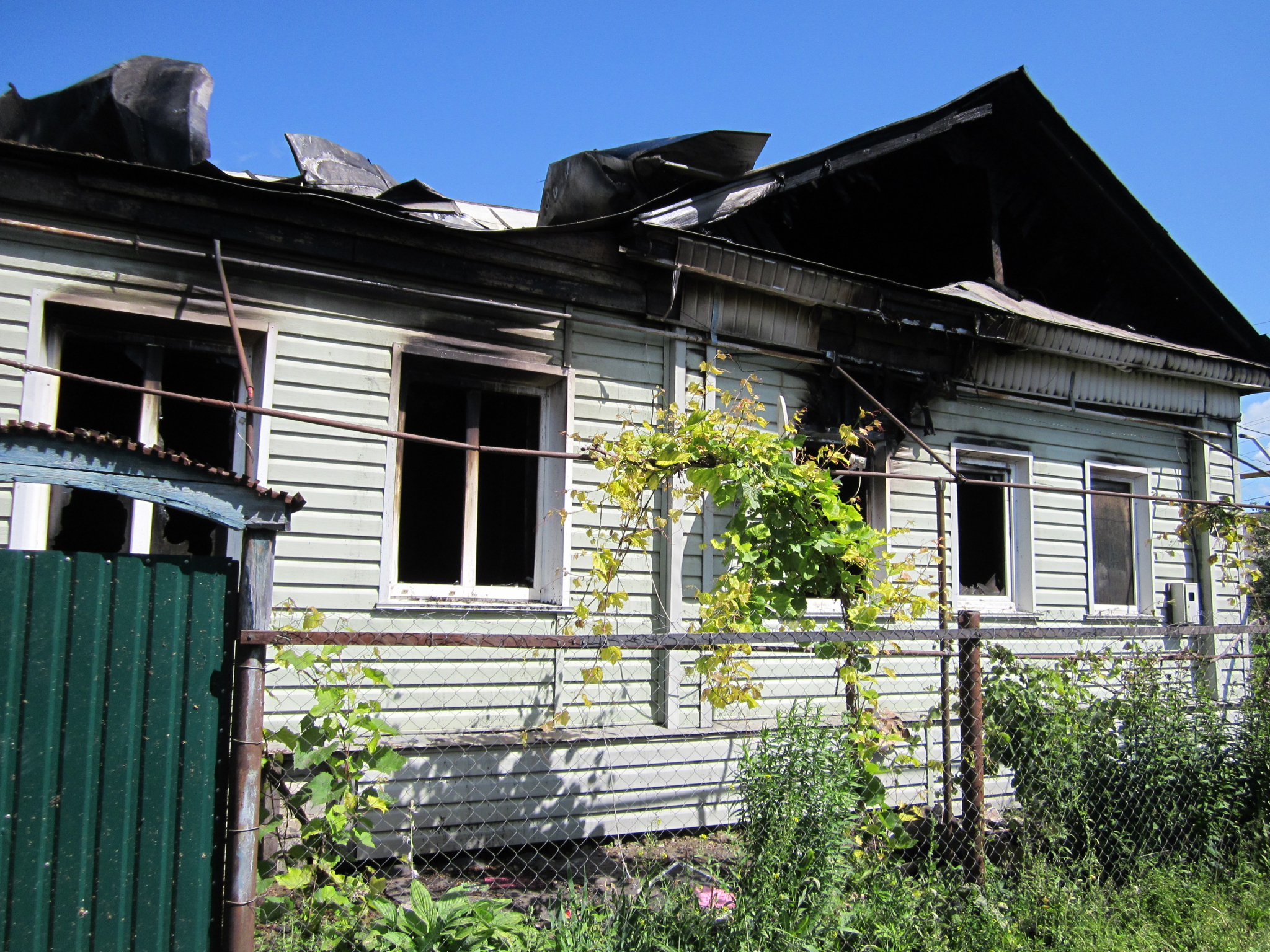 Пожар в Мордовии: дочка пыталась вытащить из огня мать-инвалида