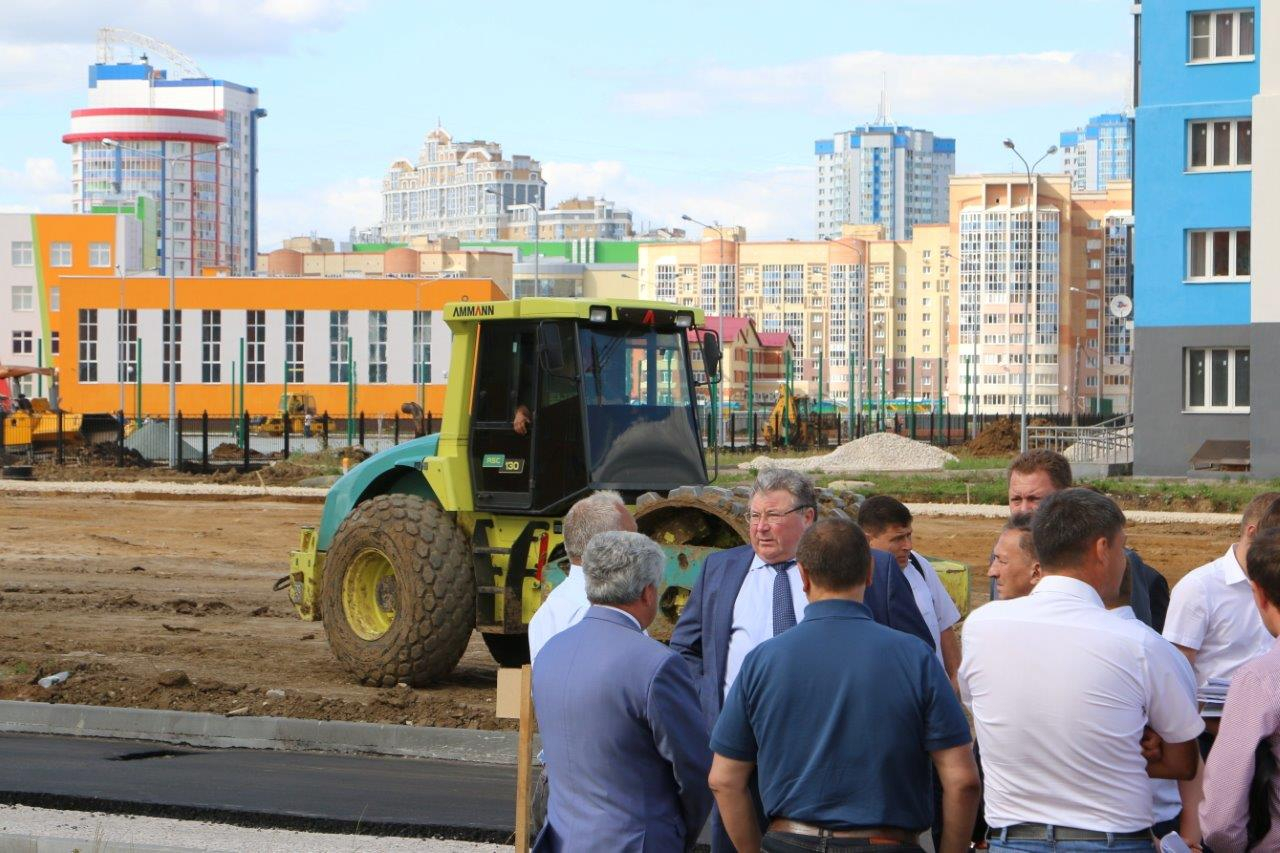 Врио Главы Мордовии проинспектировал ход строительства нового бульвара в Саранске