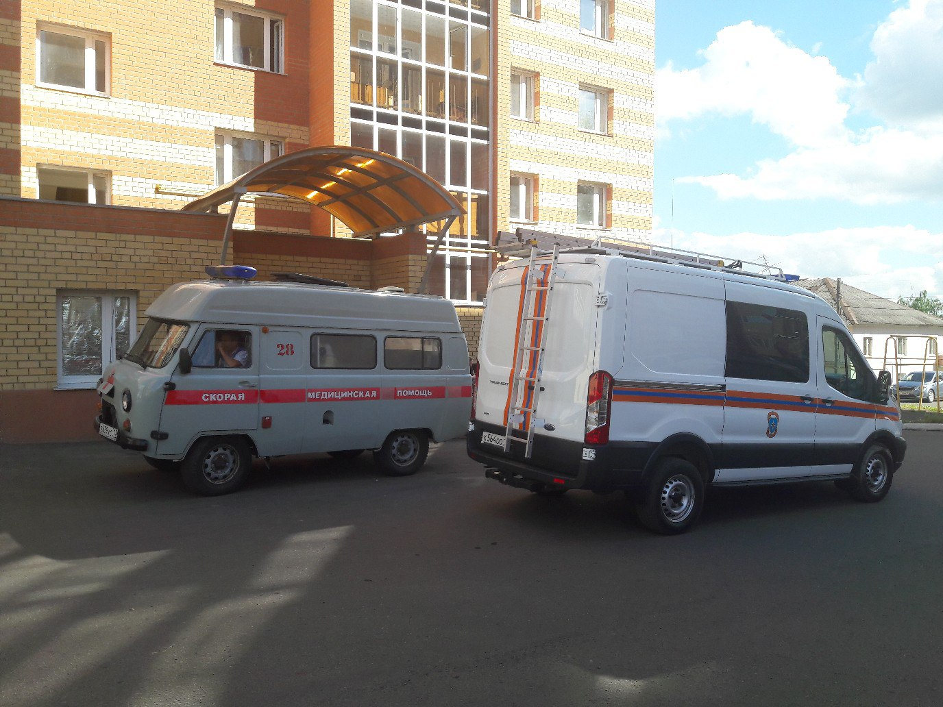 В Саранске спасатели забрались на третий этаж, спасая умирающую пенсионерку