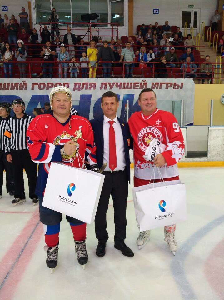 Лучших игроков команд «Легенды хоккея СССР» и «Ветераны Мордовии» выбрали с помощью мобильной связи от «Ростелекома»