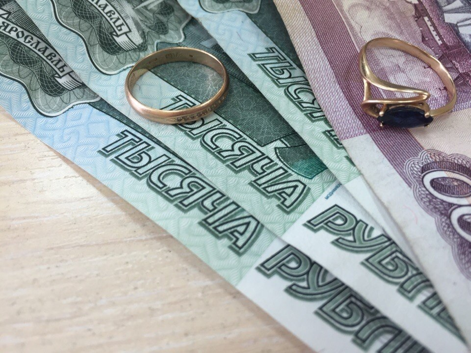 Жительница Мордовии в Пензенской области сняла порчу, прихватив золото и деньги