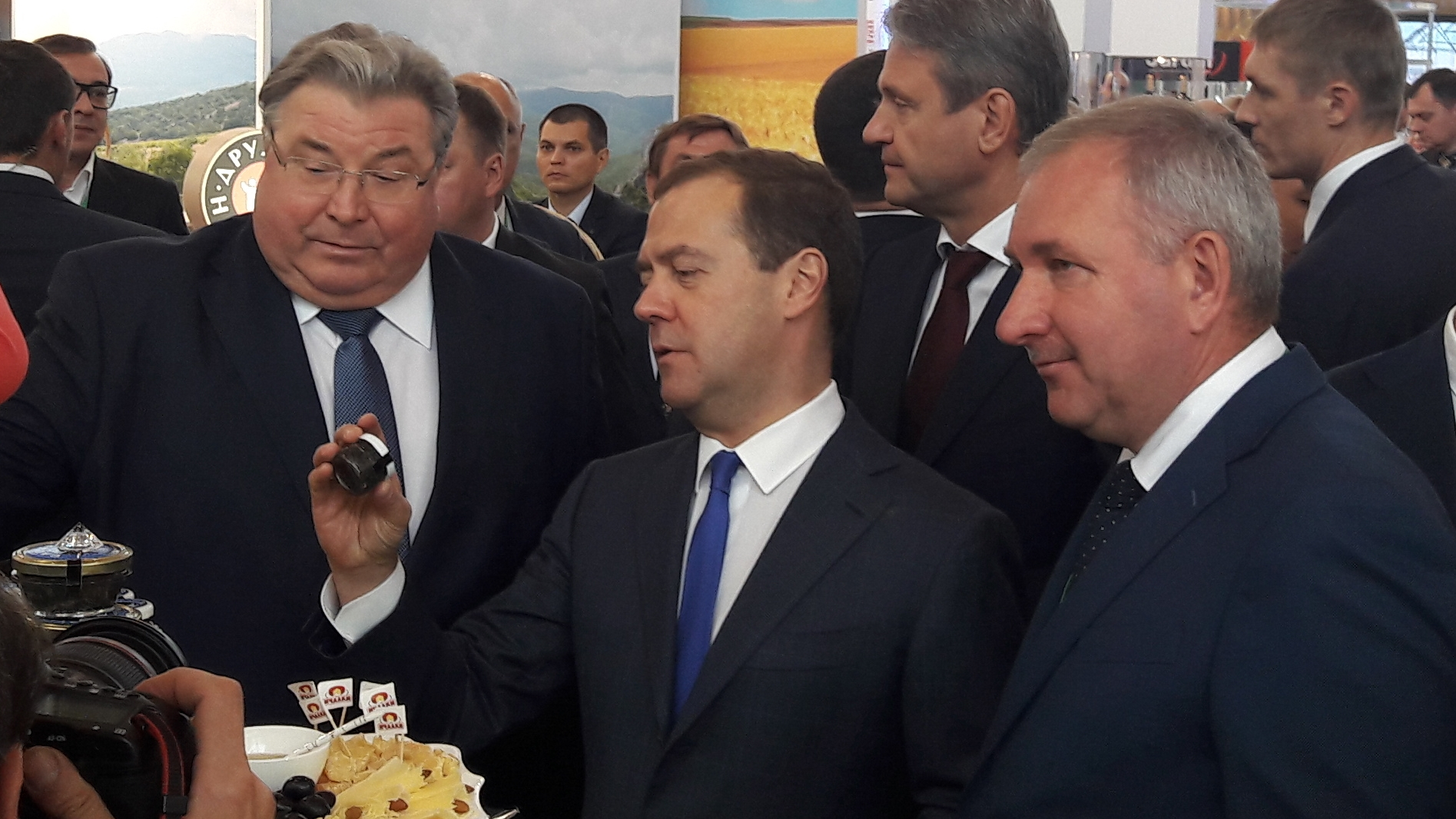 Премьер-министр Дмитрий Медведев высоко оценил продукцию мордовских аграриев