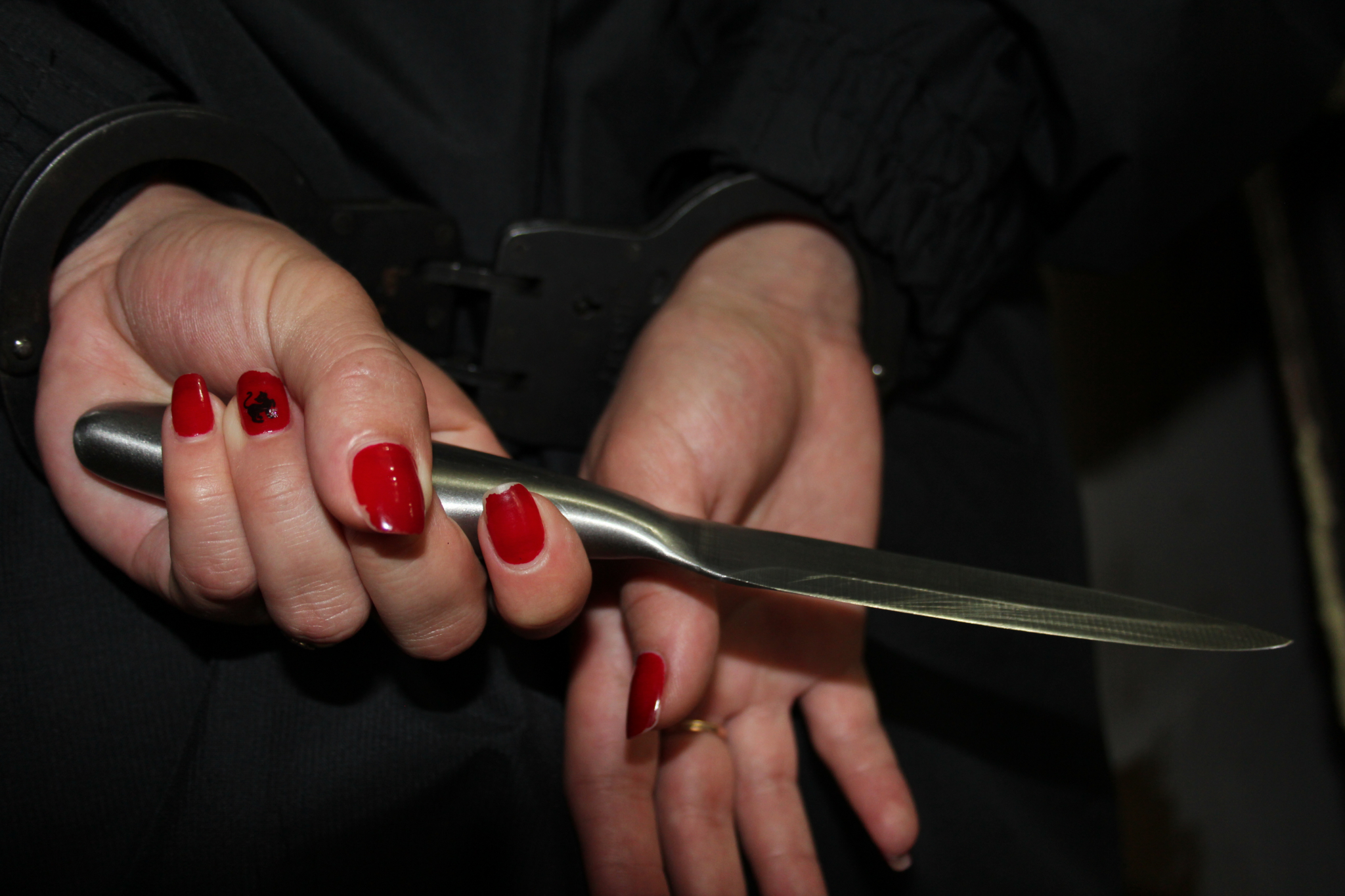 Жительница Мордовии избавилась от чувства ревности с помощью кухонного ножа