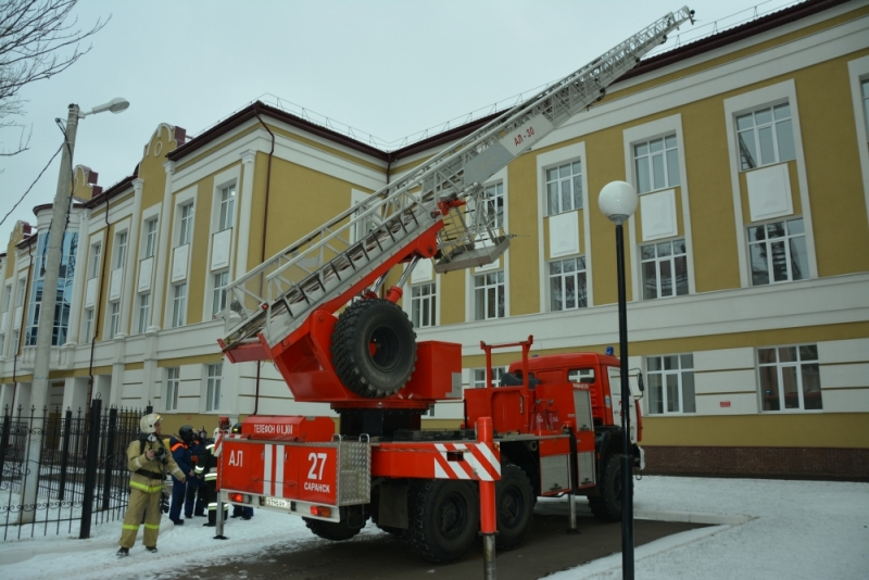 В Саранске пожарные спасли лицей от «замыкания»