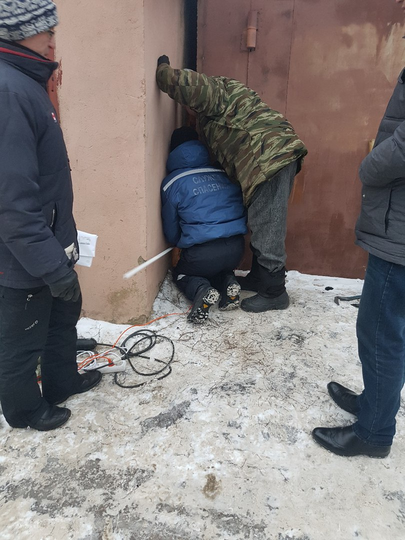 В Саранске сотрудники МЧС спасли щенка Мишу