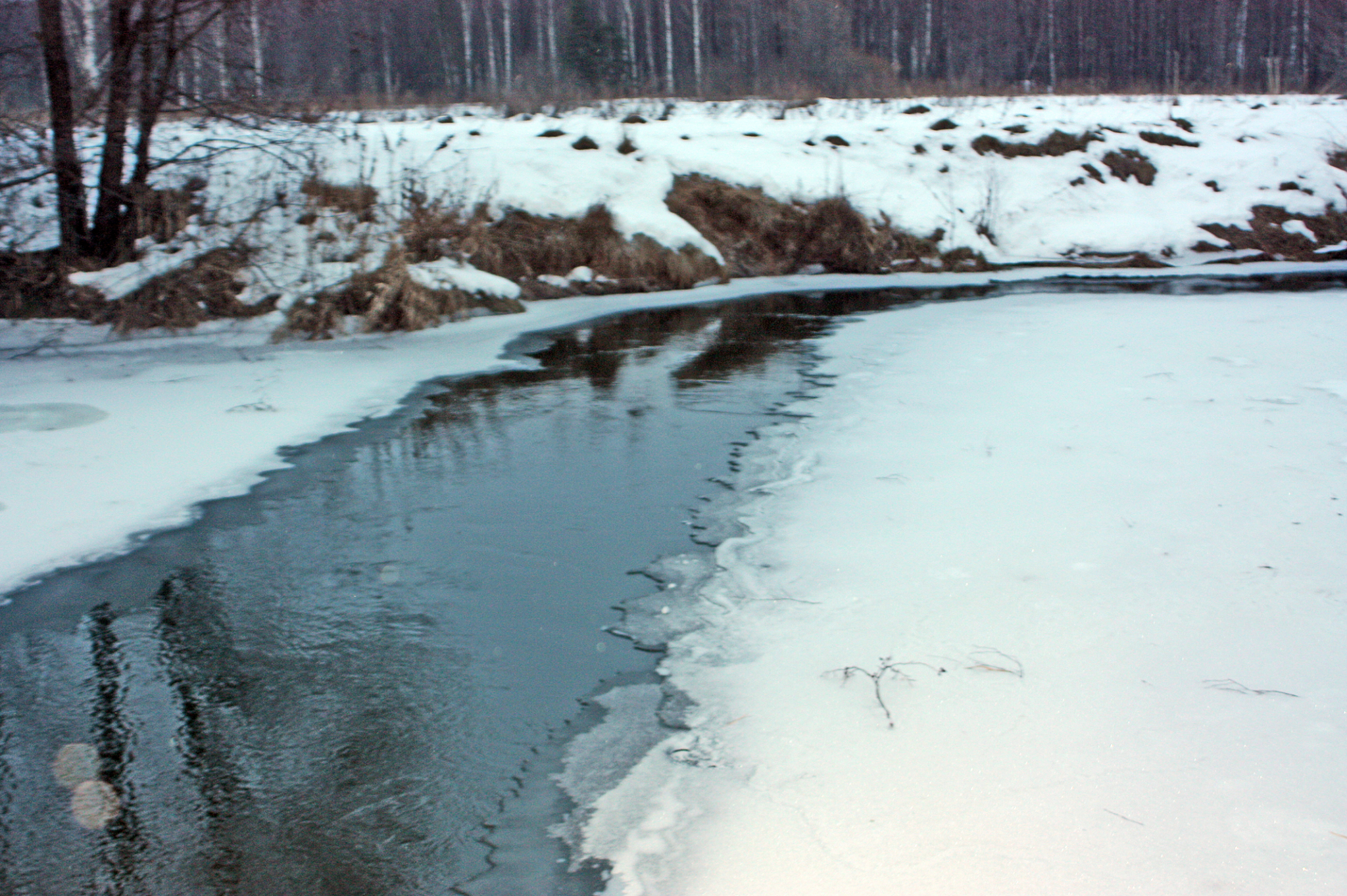 В Мордовии пожилой мужчина упал в ледяную реку и не смог выбраться