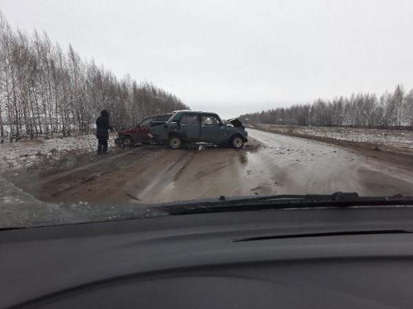 В Мордовии столкнулись четыре автомобиля: два из них — «лоб в лоб»