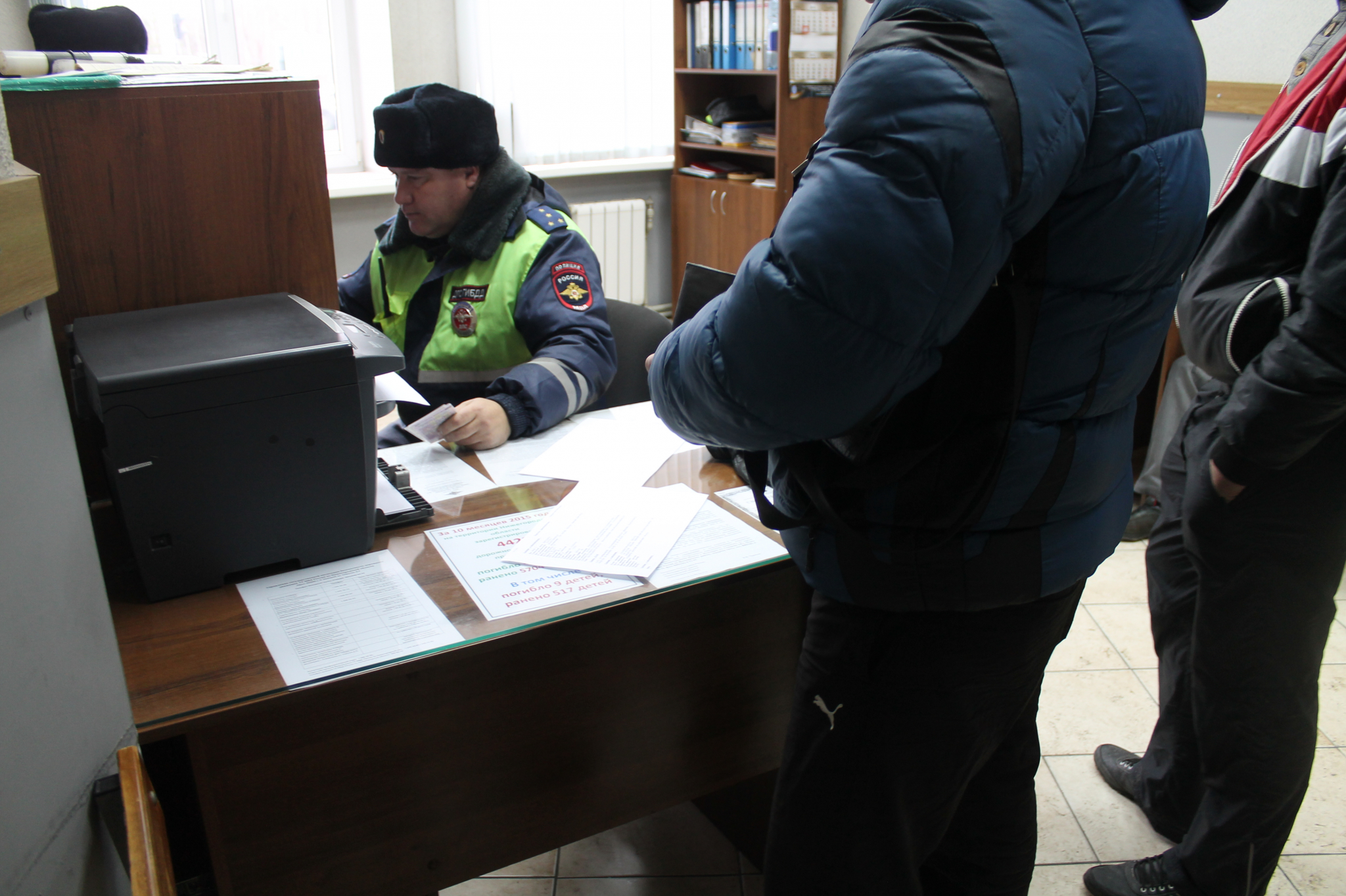 В Саранске две иномарки не смогли разъехаться на дороге