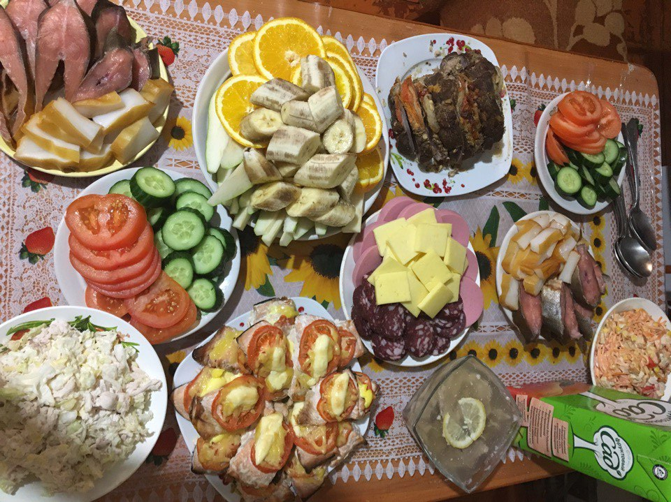 Подборка новогодних столов жителей Мордовии