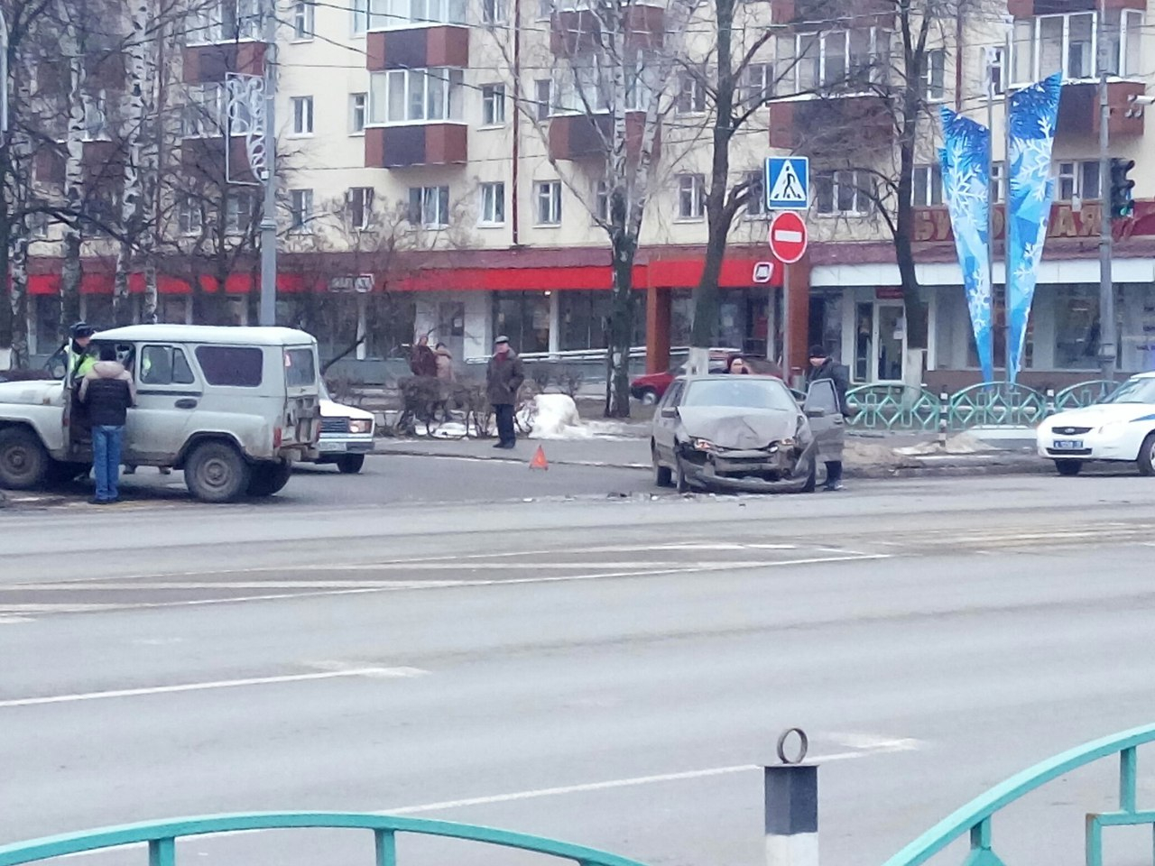 В центре Саранска столкнулись два автомобиля