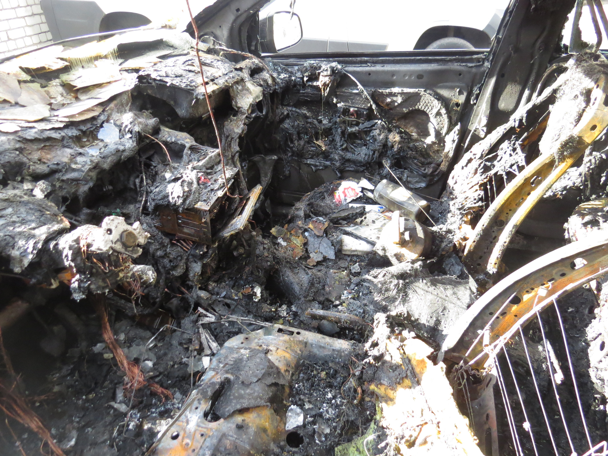 Огонь уничтожил автомобиль жительницы Мордовии