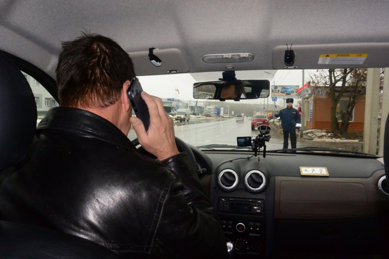 В Мордовии будут выявлять любителей разговаривать по телефону за рулем