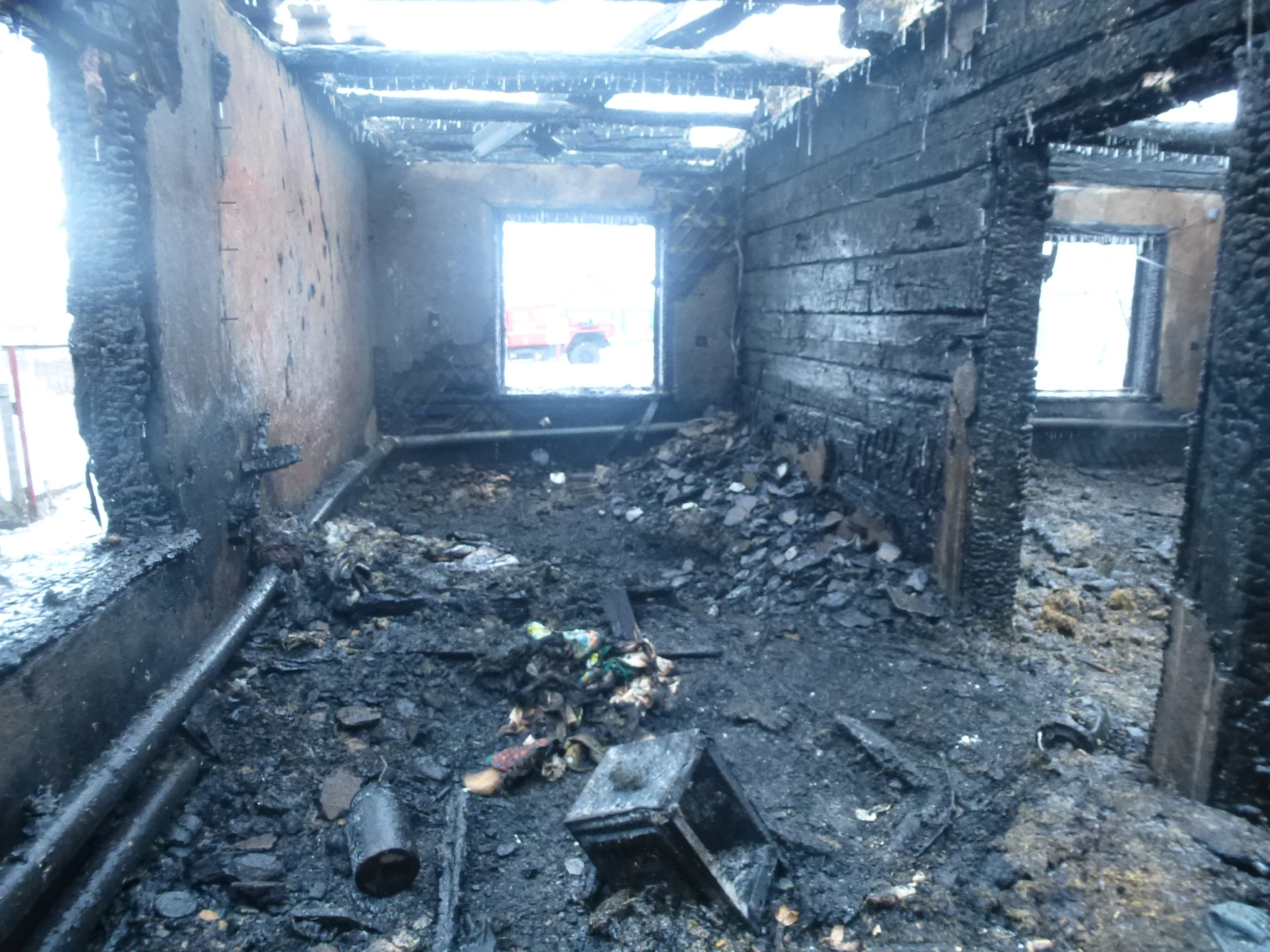 Появились фото с пожара в Мордовии, который унес жизни матери и сына