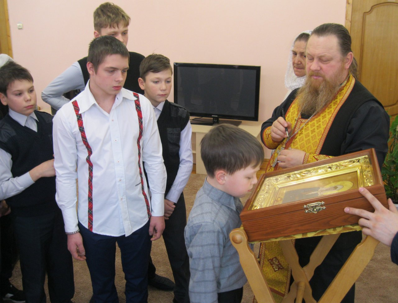 Иконе Матроны Московской поклонились воспитанники саранского приюта «Надежда»