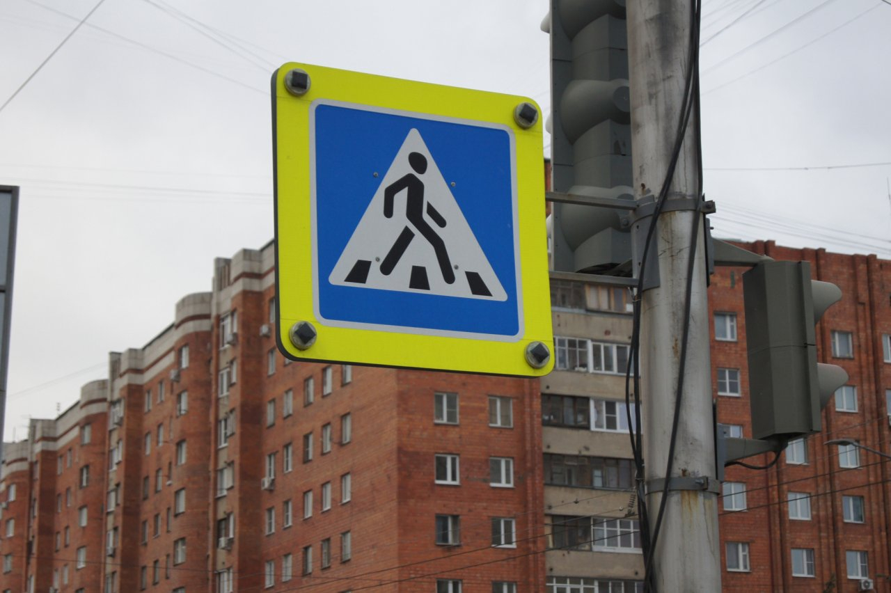 В Саранске по вине водителя иномарки женщина оказалась на больничной койке с переломом