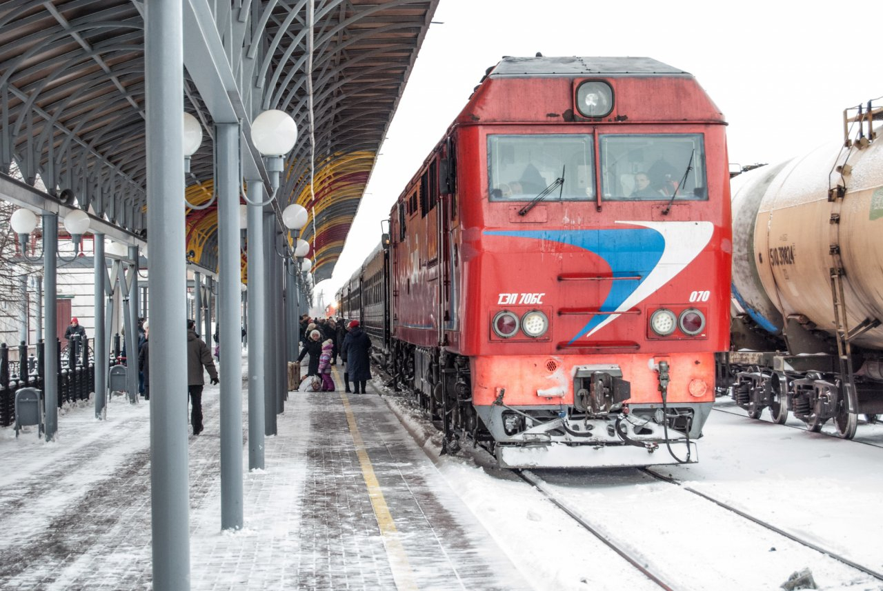 Автомобиль, в котором ехал житель Мордовии, поезд протащил 300 метров