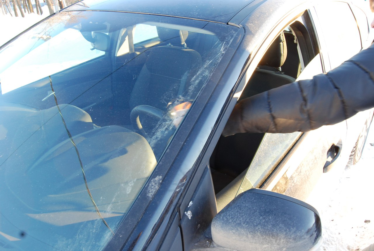 Три жителя Мордовии угнали автомобиль и съехали на нем с дороги 