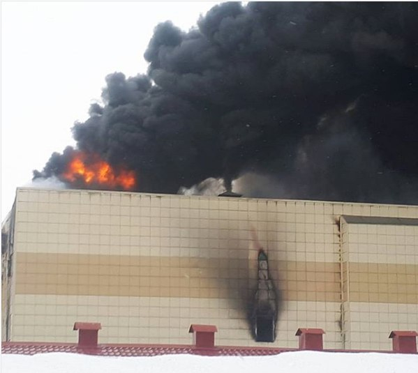 Новости России: При пожаре в торговом центре в Кемерово погибли более 50 человек