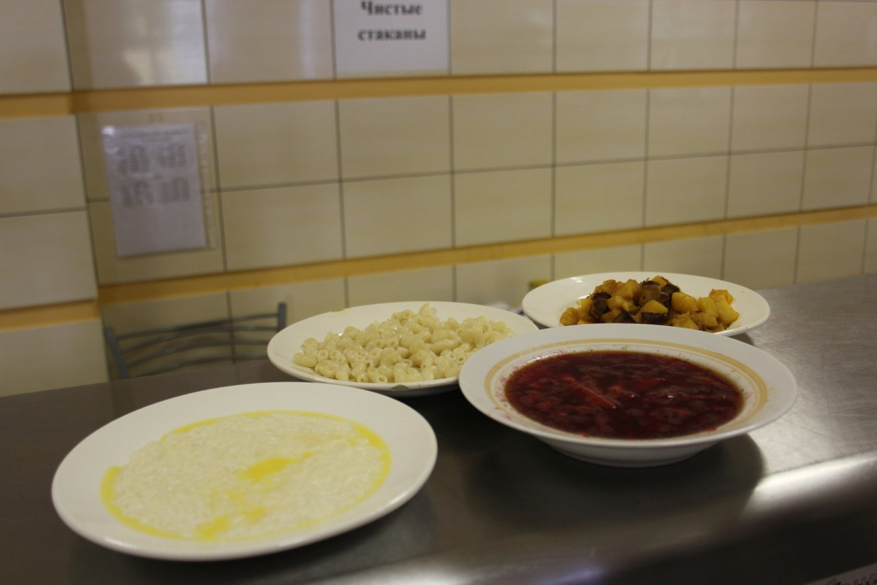 В мордовском колледже учащихся потчивали сомнительной едой 
