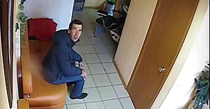 В Саранске разыскивают мужчину, который украл телефон в парикмахерской 