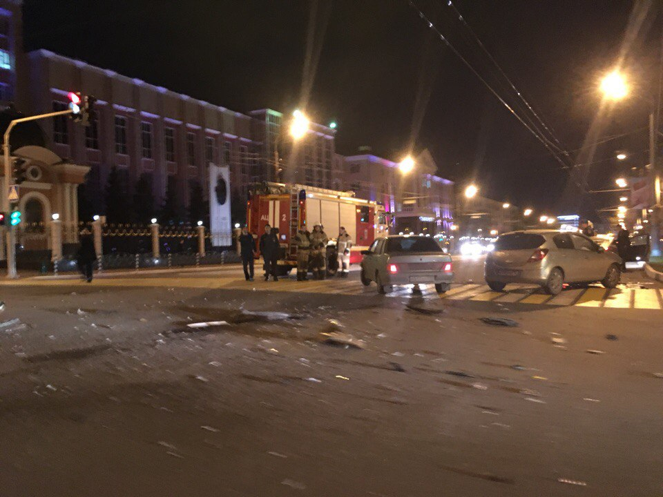 В Саранске не поделили дорогу легковушка и пожарная машина 