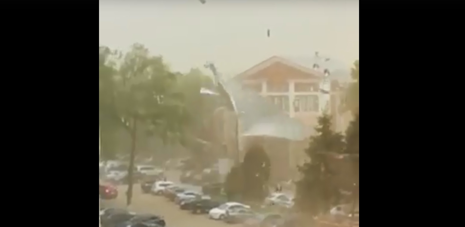Ураганный ветер в Саранске оставил завод «Биохимик» без крыши