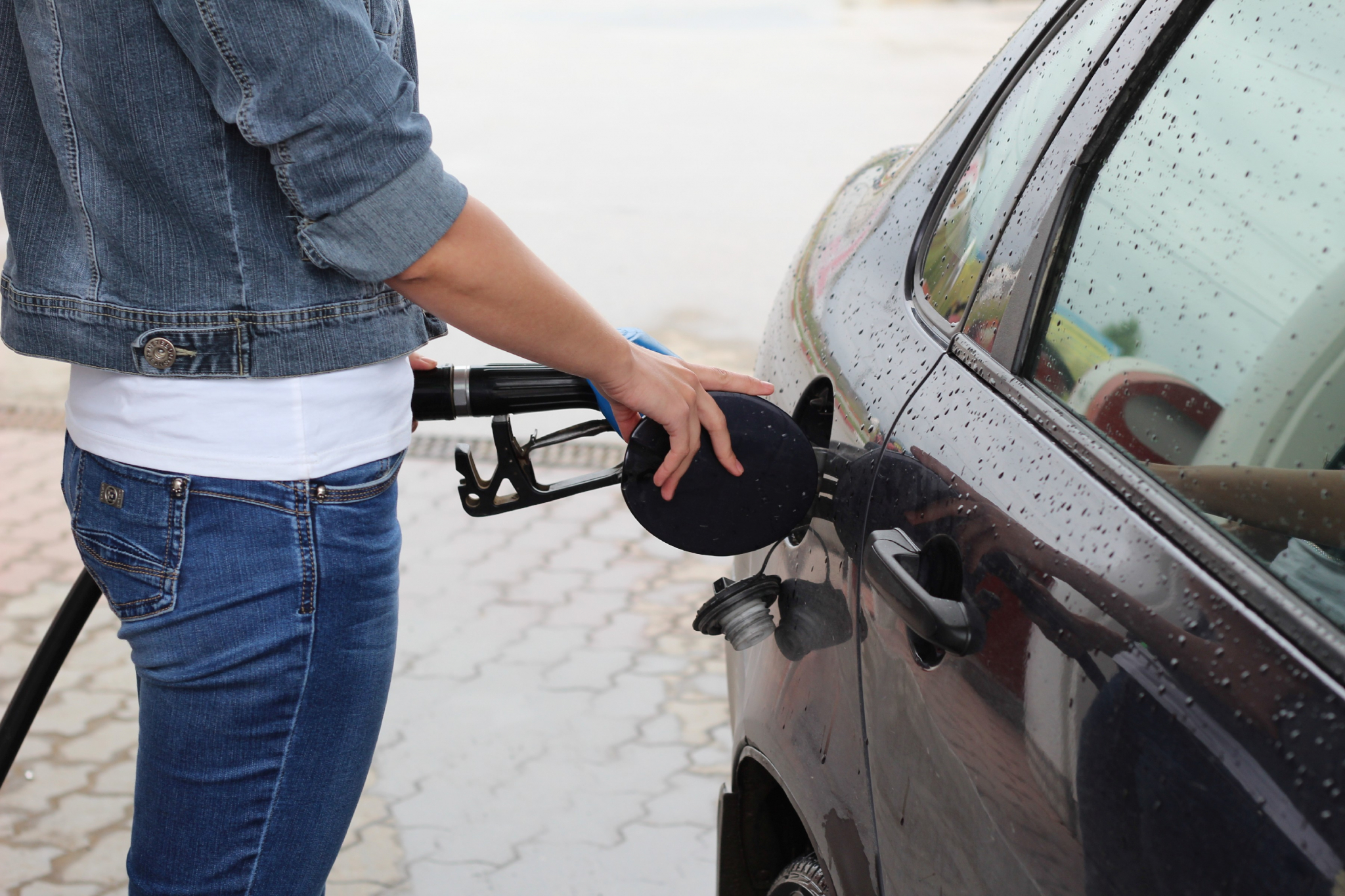 Жителей Мордовии просят сообщать о фактах завышения цен на бензин