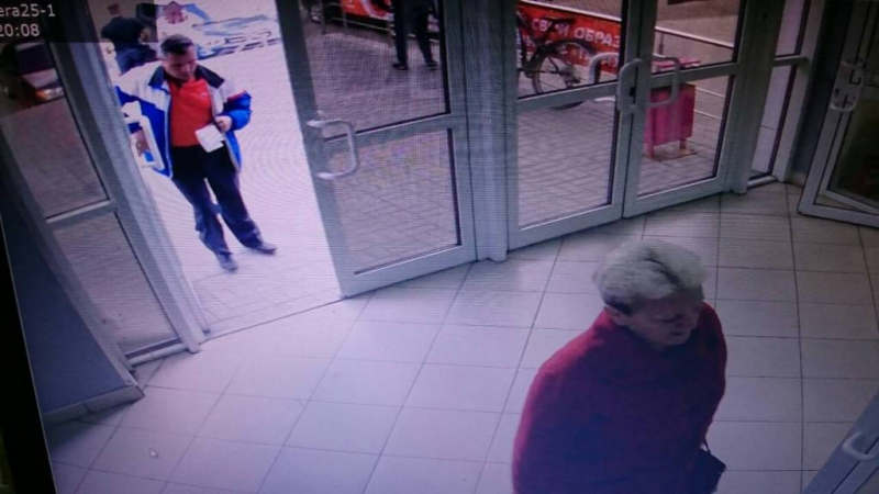В Саранске разыскивают мужчину и женщину, которые украли пакет с телефонами и деньгами из примерочной