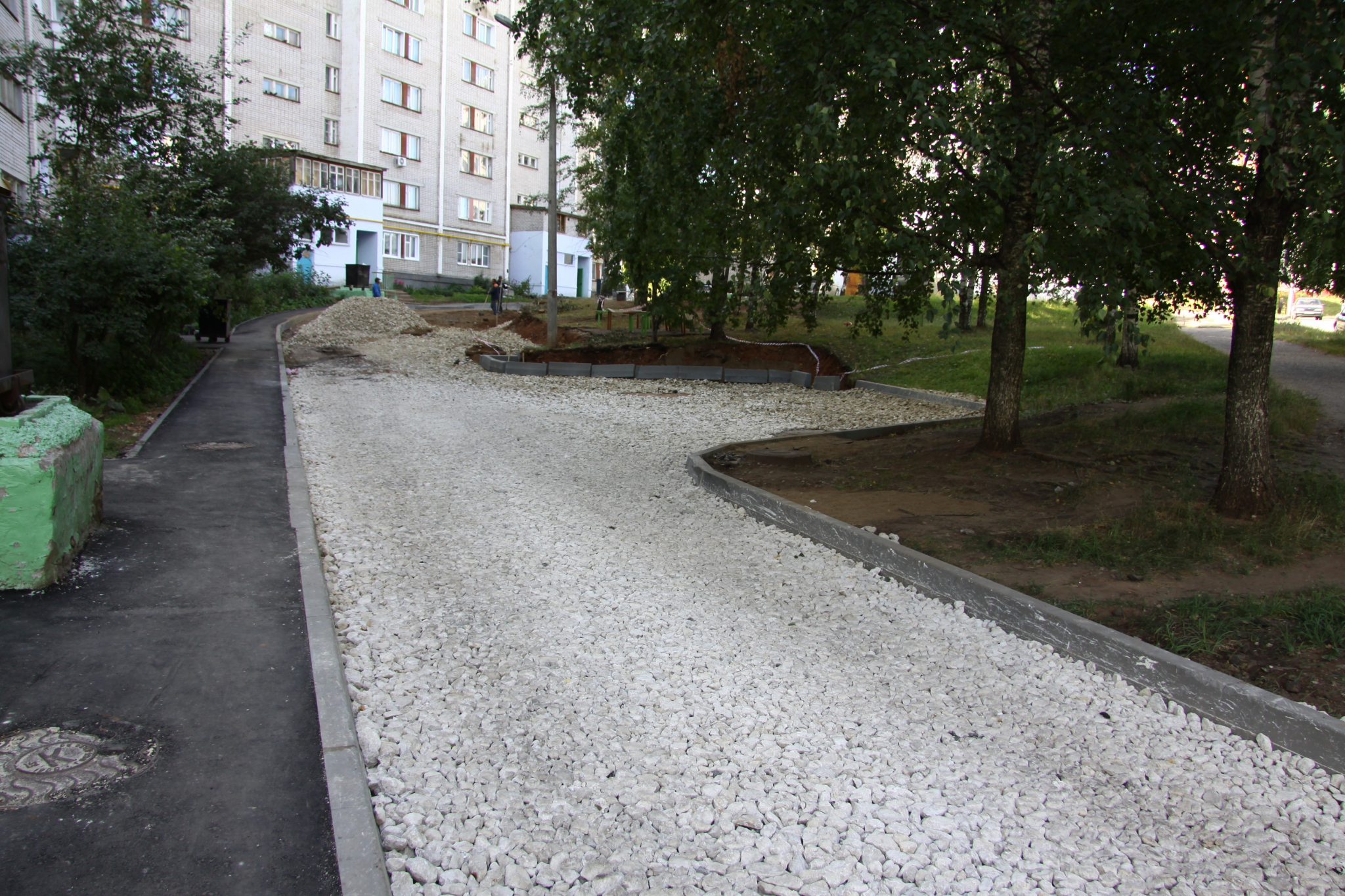 В столице Мордовии ведутся активные работы по благоустройству дворовых территорий