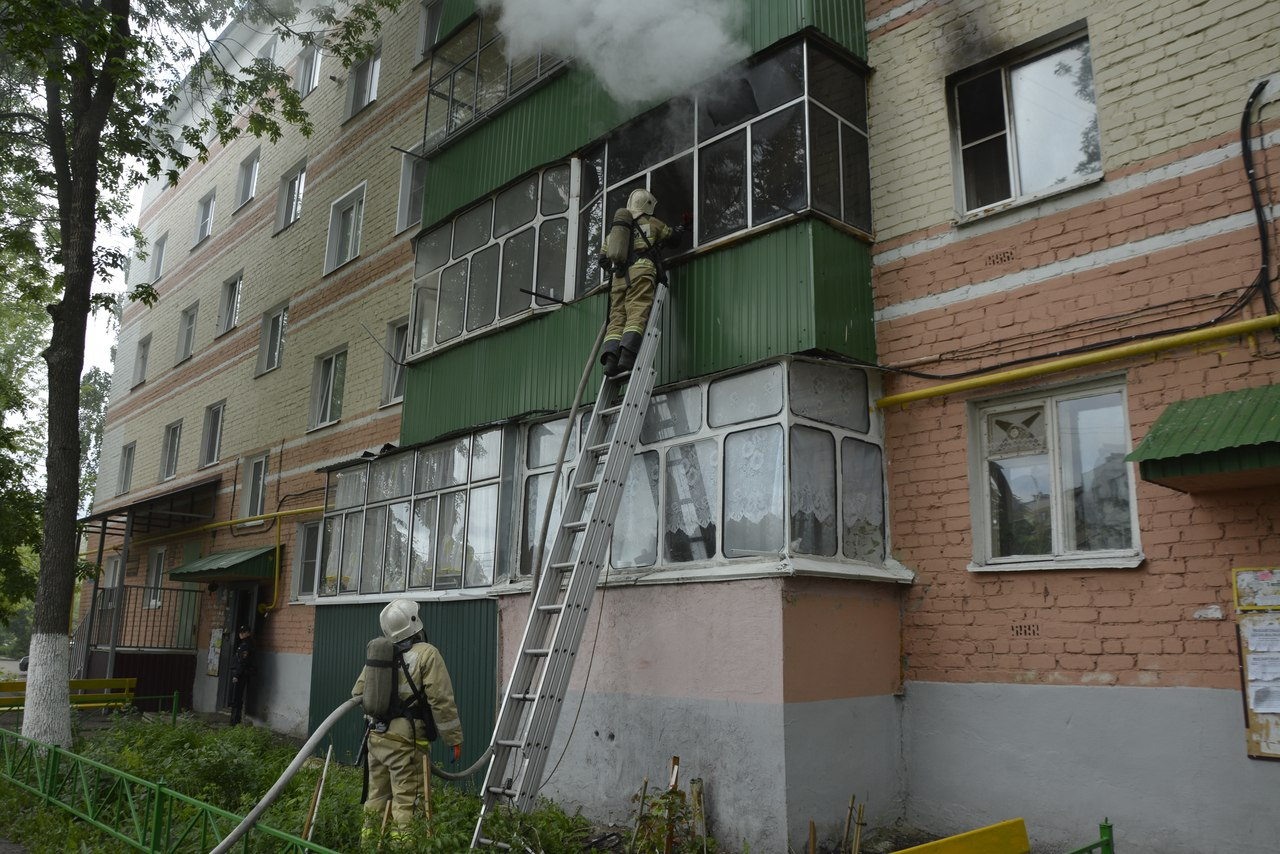 В Мордовии огонь едва не уничтожил квартиру