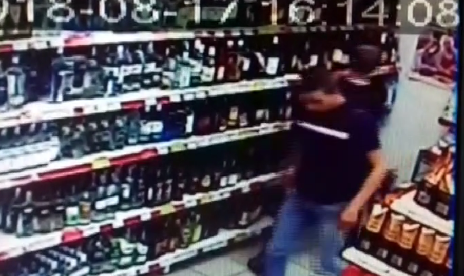 В Саранске три молодых человека украли из «Магнита» продукты и алкоголь