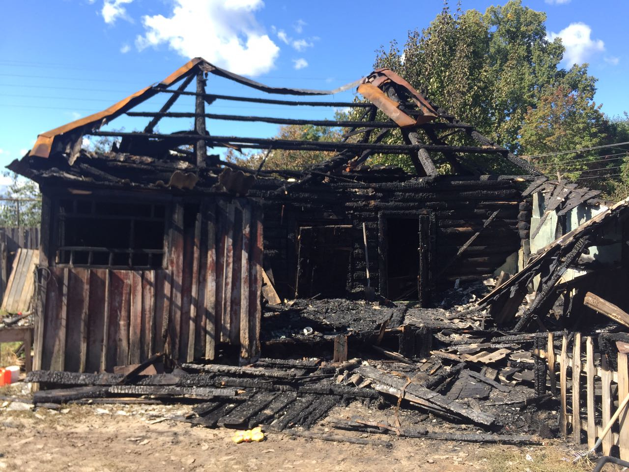 Житель Мордовии оказался в реанимации из-за пожара в жилом доме (ФОТО)