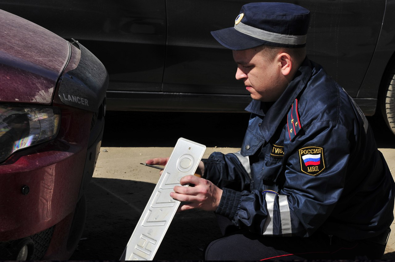 В России изменили порядок выдачи автомобильных знаков