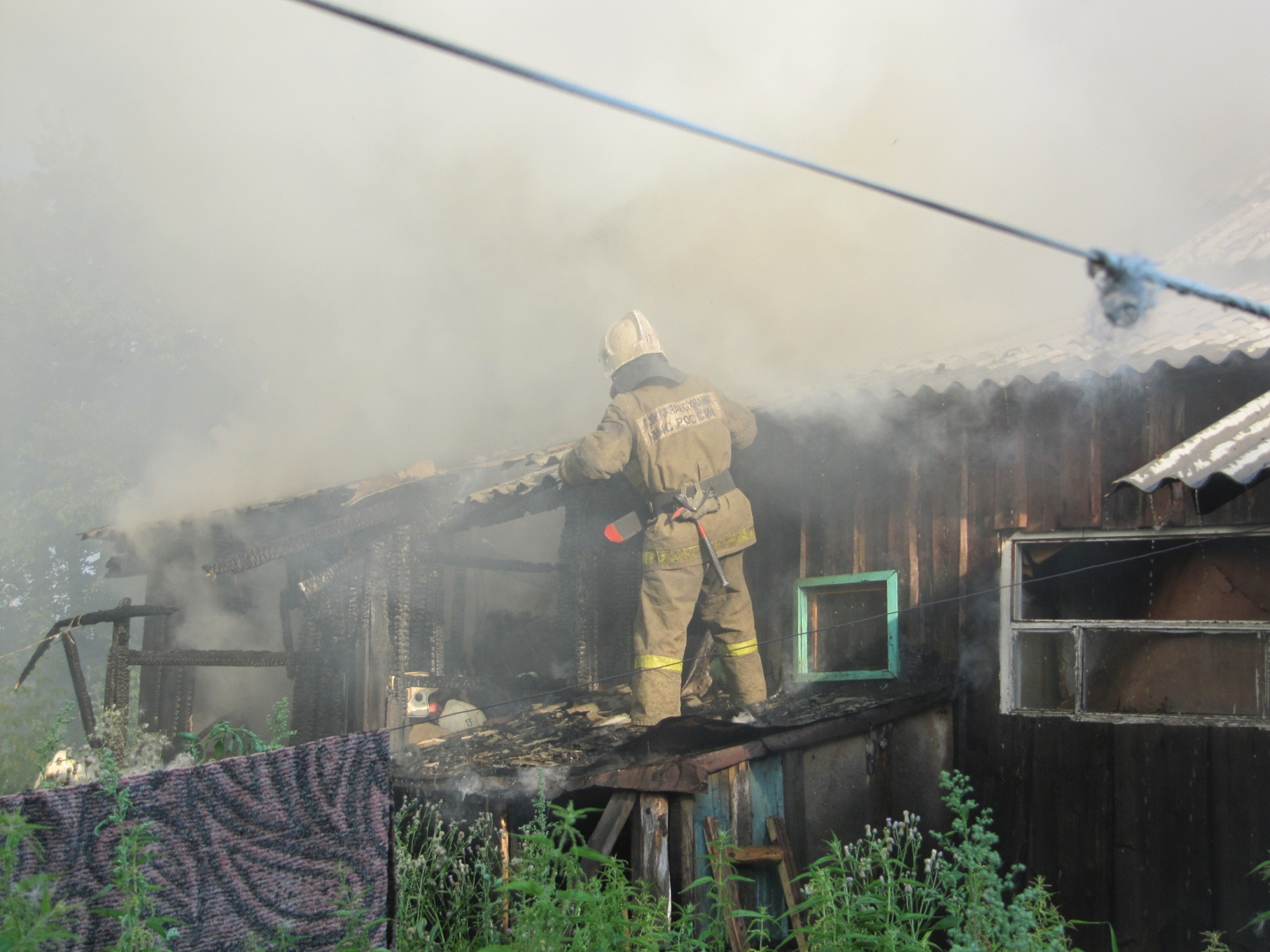 В Мордовии пенсионерка не смогла выбраться из горящего дома