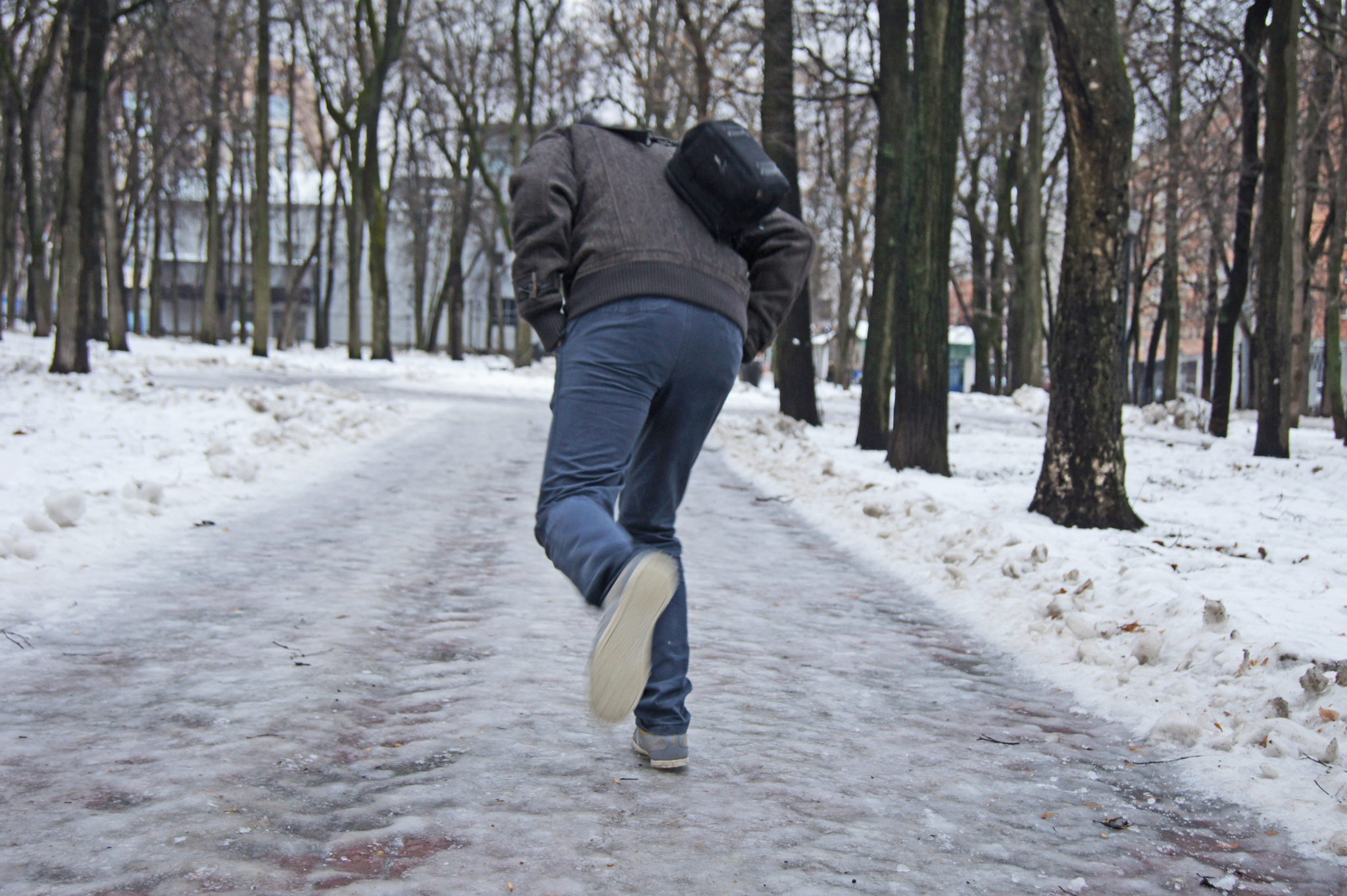 Как правильно ходить и падать в гололед: инструкция для жителей Мордовии от МЧС
