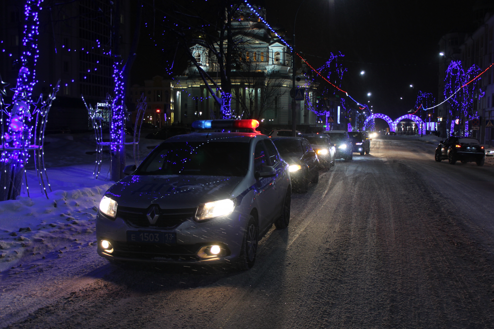 В столице Мордовии прошел автомобильный Крестный ход против пьянства