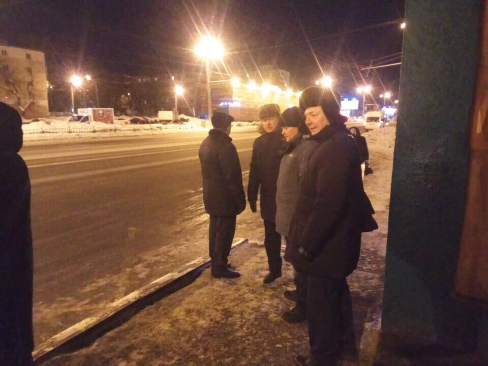Мэр Саранска вновь ждал автобус на остановке