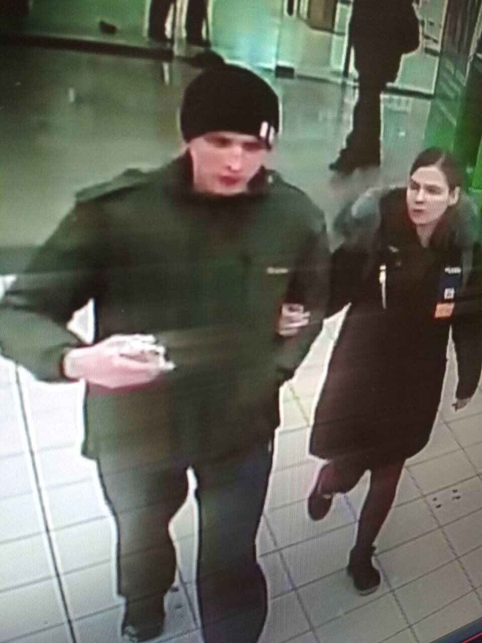 В Саранске полицейские разыскивают молодую пару, укравшую алкоголь из магазина