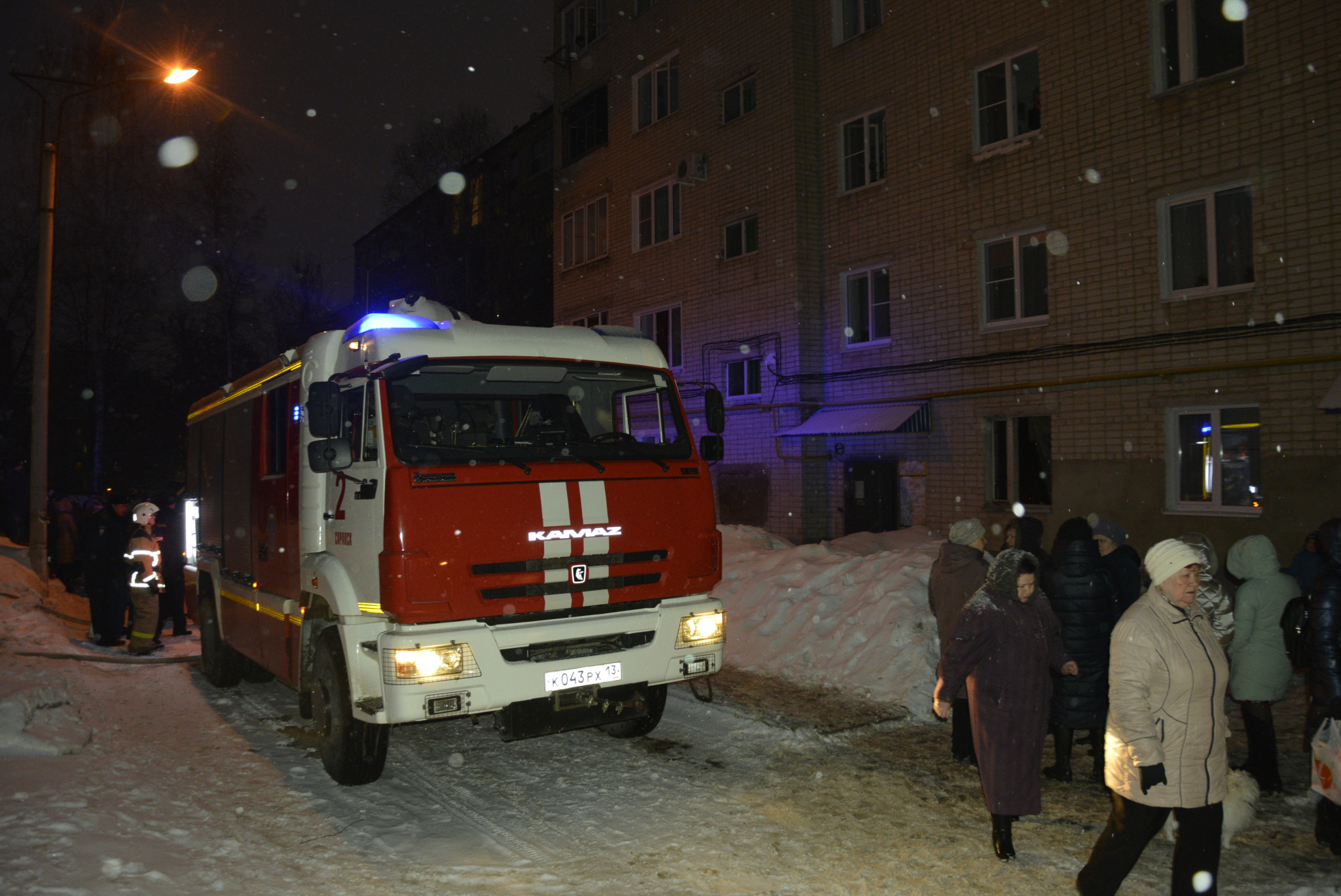 Два пожара в Саранске: спасатели эвакуировали 28 человек (фото)
