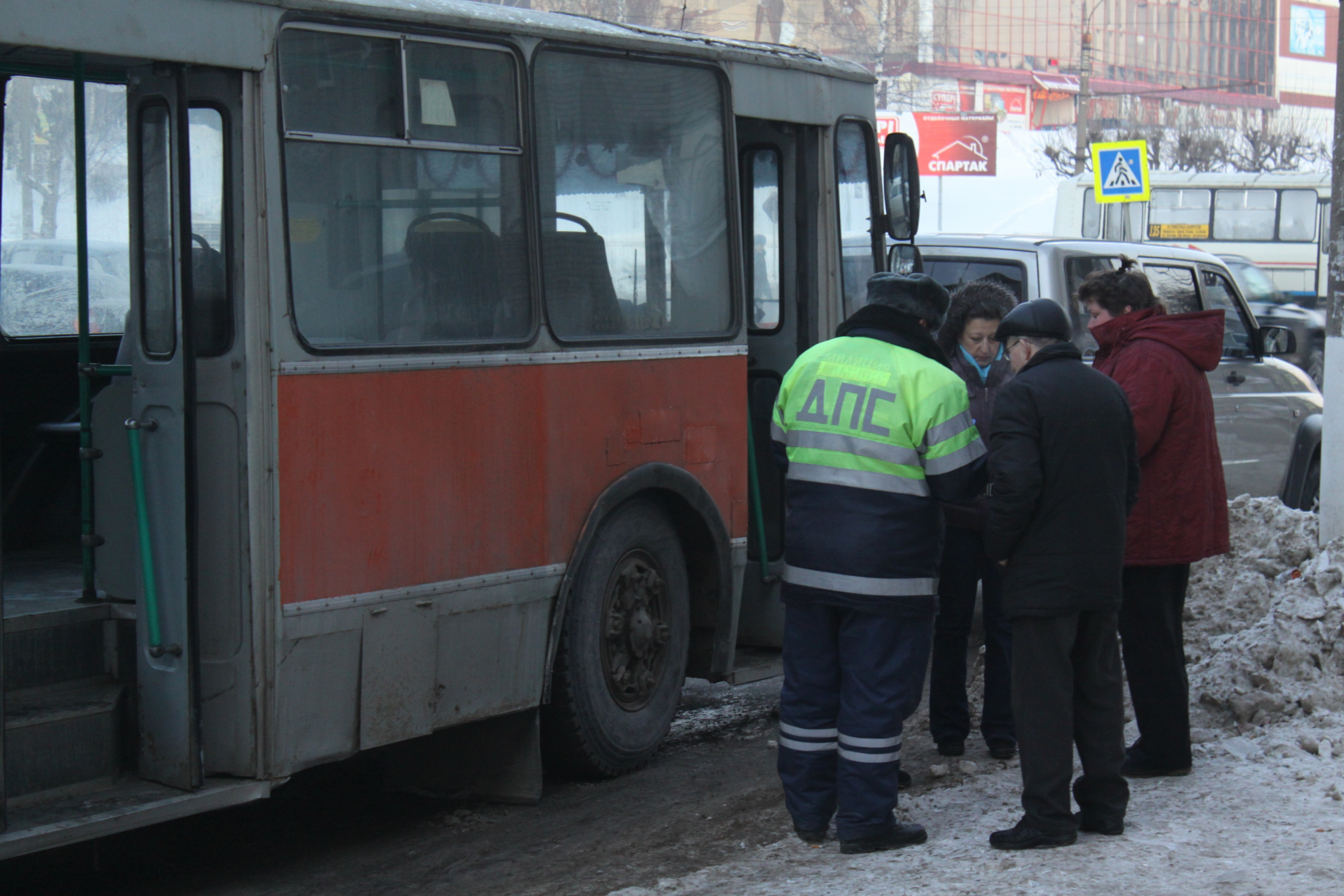 В Саранске 84-летний дедушка упал в троллейбусе